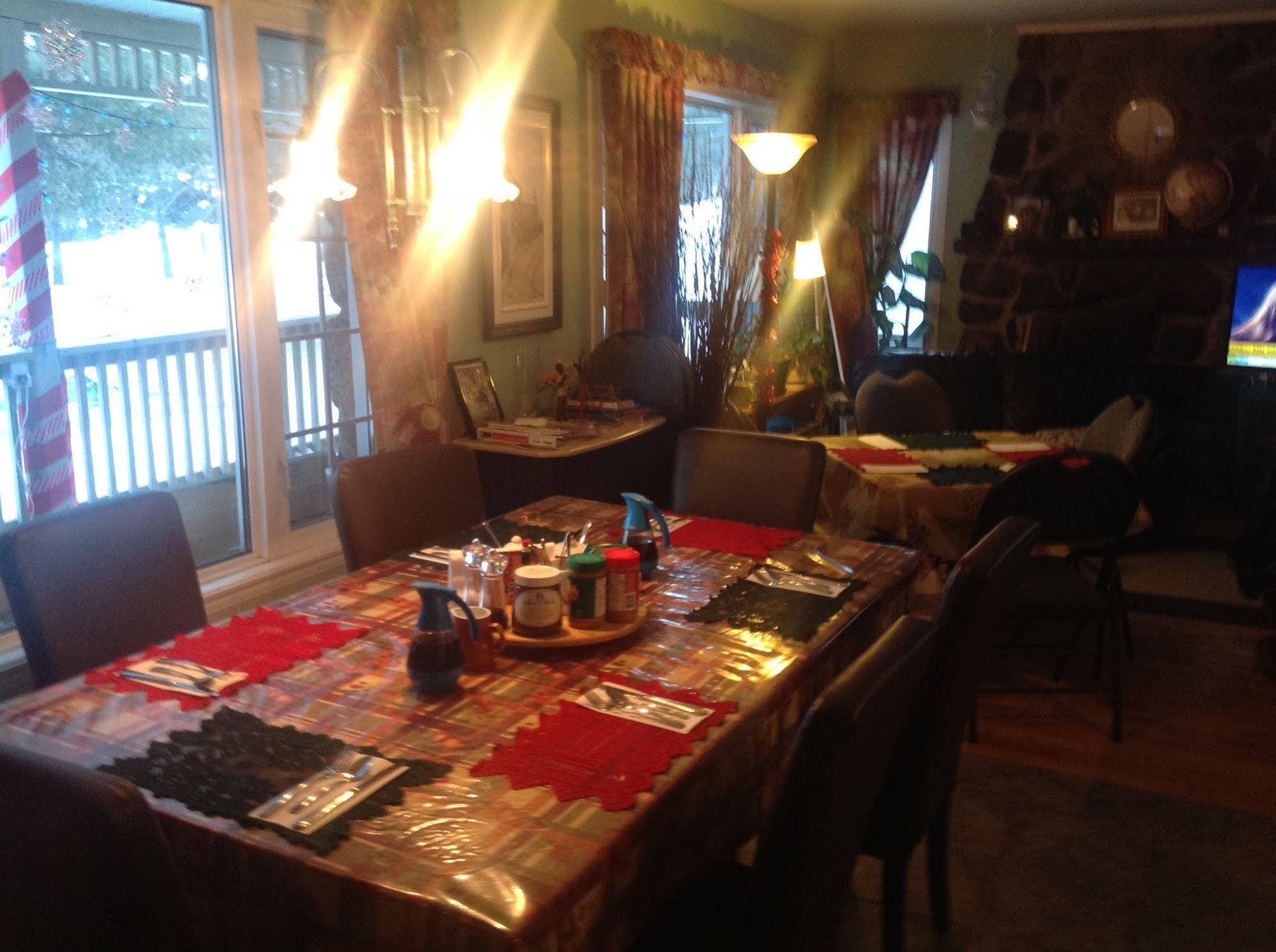 Bed and Breakfast Gite De La Pisciculture Saint-Faustin-Lac-Carre Экстерьер фото