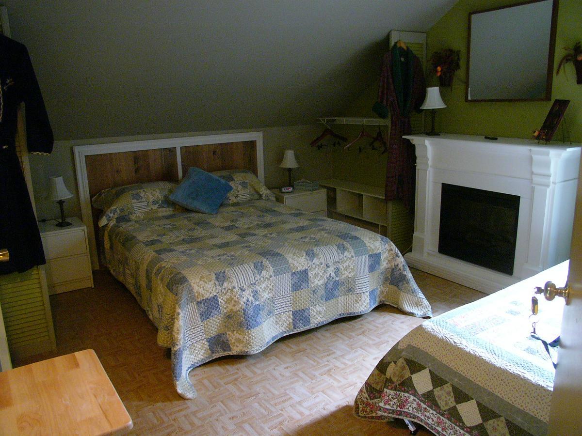 Bed and Breakfast Gite De La Pisciculture Saint-Faustin-Lac-Carre Экстерьер фото